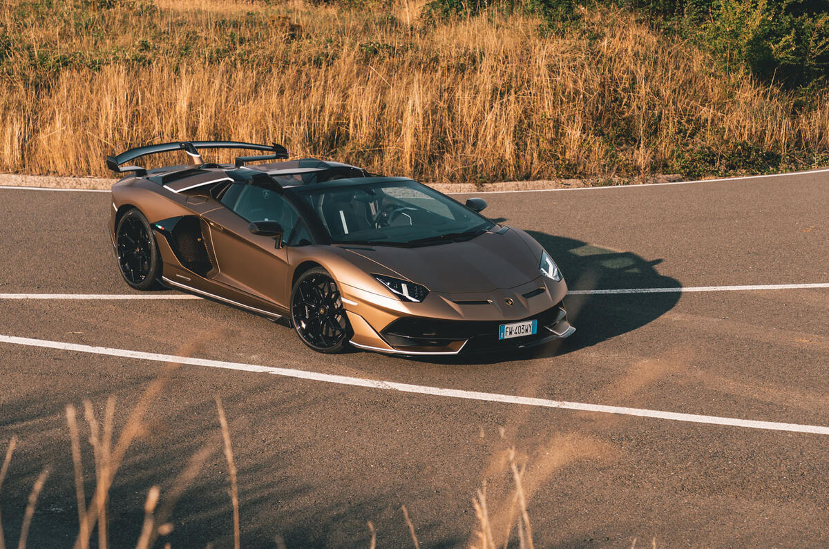 Lamborghini Aventador SVJ Roadster 2019 review